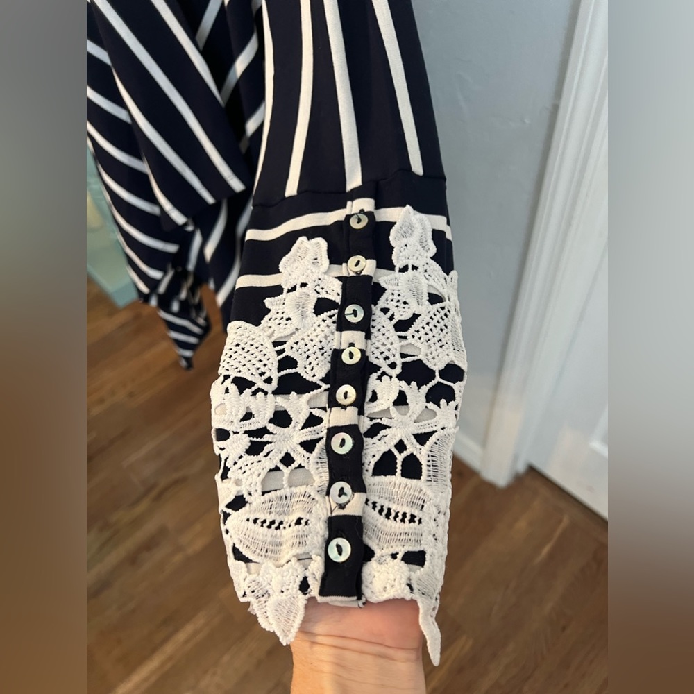 Entro Cardigan - Picture 2 of 5
